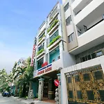 Oyo 568 Hoang Long