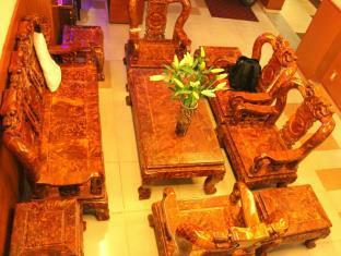 Hotel Oyo 568 Hoang Long 2*