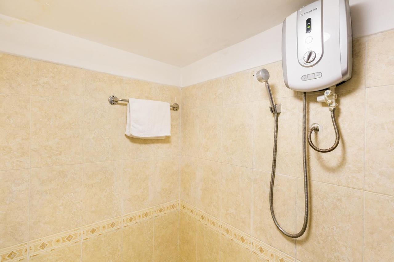 Hotel Oyo 568 Hoang Long 2*
